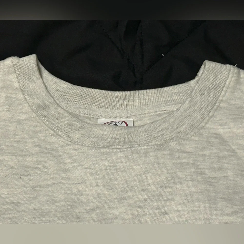 Bedford Fall NY Sweatshirt M snug NWOT It’s A Wonderful Life Christmas film - Picture 4 of 12